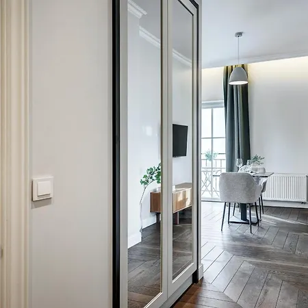 Cohost I Bright W-balcony I Self Check In I Next To Mo Museum Апартаменти