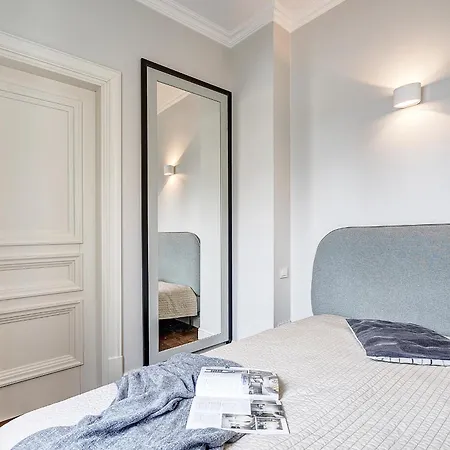 Cohost I Bright W-balcony I Self Check In I Next To Mo Museum