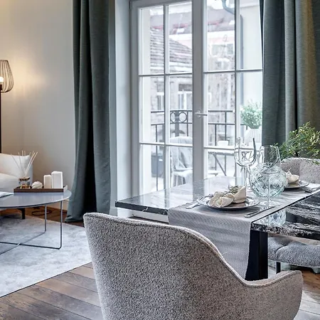 Апартаменти Cohost I Bright W-balcony I Self Check In I Next To Mo Museum *