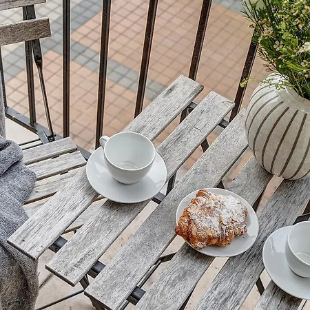 Апартаменти Cohost I Bright W-balcony I Self Check In I Next To Mo Museum