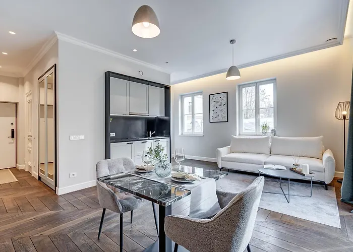 Cohost I Bright W-balcony I Self Check In I Next To Mo Museum 公寓