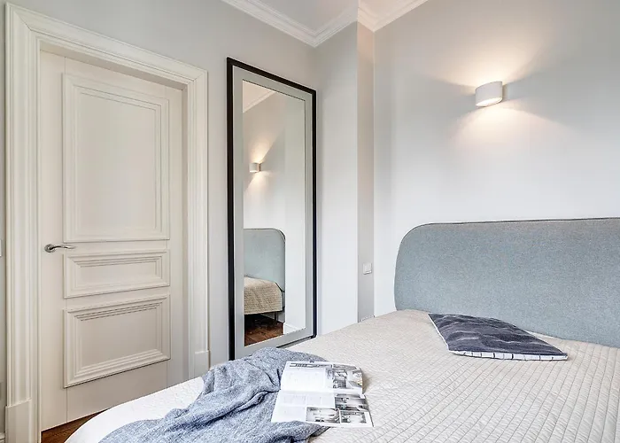 Cohost I Bright W-balcony I Self Check In I Next To Mo Museum