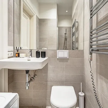 Cohost I Bright W-balcony I Self Check In I Next To Mo Museum