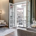Apartment Cohost I Bright W-balcony I Self Check In I Next To Mo Museum